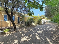 Bouchet – Maison de plain-pied avec piscine chauffée, spa et 2 garages