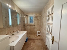 DROME PROVENCALE- MAISON AVEC PISCINE CHAUFFEE, JACUZZI et JARDIN ARBORE - BOUCHET