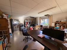 Murs professionnels avec logement - 696 m² - Sud Montélimar
