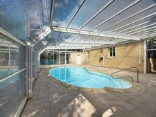 Bouchet – Maison de plain-pied avec piscine chauffée, spa et 2 garages