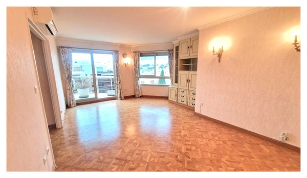 Appartement à vendre 3 pièces  (06)