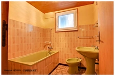 Maison à vendre  pièces  (17)PUIBOREAU, MAISON A ETAGE AVEC REZ DE CHAUSSEE AMENAGE EN APPARTEMENT, 5 CHAMBRES, GARAGE, VERANDA,TERRAIN CLOS.