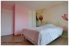 Maison à vendre 5 pièces  (17) Plain pied, trois chambres, terrain clos, panneaux photovoltaïques, Abris de jardin et abris à vélos.