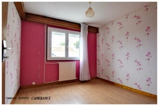 Maison à vendre  pièces  (17)PUIBOREAU, MAISON A ETAGE AVEC REZ DE CHAUSSEE AMENAGE EN APPARTEMENT, 5 CHAMBRES, GARAGE, VERANDA,TERRAIN CLOS.