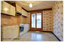 Maison à vendre  pièces  (17)PUIBOREAU, MAISON A ETAGE AVEC REZ DE CHAUSSEE AMENAGE EN APPARTEMENT, 5 CHAMBRES, GARAGE, VERANDA,TERRAIN CLOS.