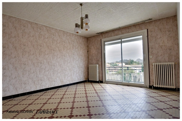 Maison à vendre  pièces  (17)PUIBOREAU, MAISON A ETAGE AVEC REZ DE CHAUSSEE AMENAGE EN APPARTEMENT, 5 CHAMBRES, GARAGE, VERANDA,TERRAIN CLOS.