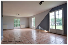 Maison à vendre 5 pièces SAINT SULPICE D'ARNOULT (17) PLAIN PIED, TROIS CHAMBRES, GARAGE, GRAND TERRAIN CLOS.