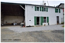 CORPS DE FERME: HABITATION : 105m2, dépendances environ 700m2, toitures (zéro amiante)