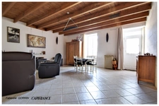 Maison à vendre 6 pièces TRIZAY (17) MAISON EN PIERRE ENTIEREMENT RENOVEE, BEAUX VOLUMES, 3 CHAMBRES, GARAGE, APPENTIS, ABRIS DE JARDIN.