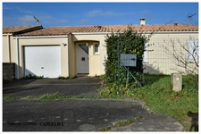 Maison à vendre 5 pièces SAINT JEAN DE LIVERSAY (17) PLAIN PIED, 3 CHAMBRES, GARAGE, TERRAIN CLOS, VUE DEGAGEE SANS VIS A VIS.