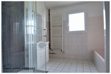Maison à vendre 5 pièces SAINT SULPICE D'ARNOULT (17) PLAIN PIED, TROIS CHAMBRES, GARAGE, GRAND TERRAIN CLOS.