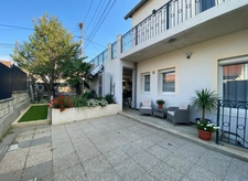 Maison familiale moderne avec terrasse et garage, à 6 min du centre-ville à Fosses (95)