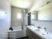 Bright contemporary house, wooded garden, sought-after residential area in Chantilly (60)