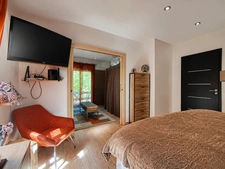 A verdant setting, bright spaces and high-end amenities in Lamorlaye (60) Le Lys 