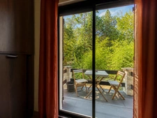 A verdant setting, bright spaces and high-end amenities in Lamorlaye (60) Le Lys 