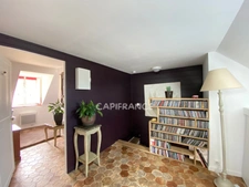 Maison ancienne de charme, jardin avec jacuzzi, hyper centre Noailles, tout à pied.