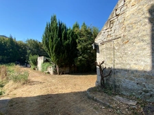 Grange en pierre à fort potentiel, cadre verdoyant et calme à Saint-Maximin (60)