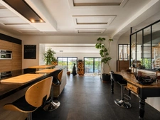 A verdant setting, bright spaces and high-end amenities in Lamorlaye (60) Le Lys 