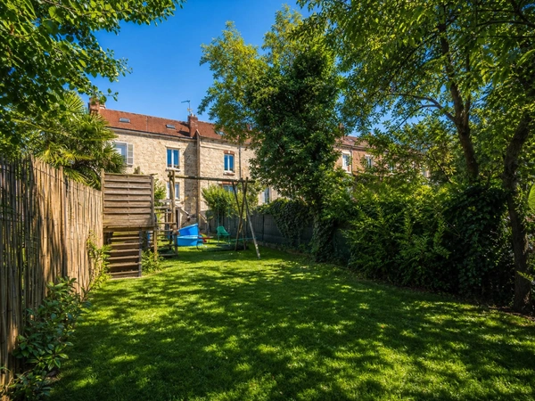 Investisseurs : Maison de charme, jardin arboré, quartier Voltaire calme et résidentiel à Creil (60)