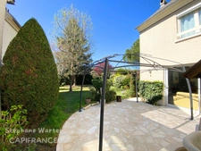 Bright contemporary house, wooded garden, sought-after residential area in Chantilly (60)