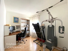 Bright contemporary house, wooded garden, sought-after residential area in Chantilly (60)