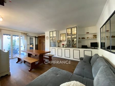 Maison ancienne de charme, jardin avec jacuzzi, hyper centre Noailles, tout à pied.