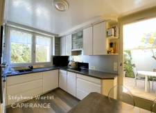Bright contemporary house, wooded garden, sought-after residential area in Chantilly (60)
