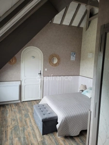 Dpt Gironde (33),A vendre à CUNEZAIS proche de SAINT-ANDRE-DE-CUBZAC, maison de caractère 298 m² avec terrasse couverte très agréable sur un magnifique terrain paysagé de 2221 m²