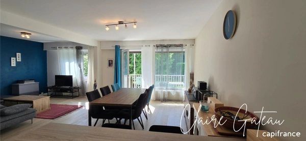Appartement À vendre à Chambéry(73) — 3 pièces - 84 m² avec piscine, tennis, garage et cave