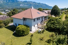 Maison à vendre 210 m² avec terrain plat et arboré