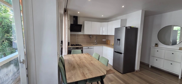 Appartement à vendre T3 bis AIX LES BAINS (73) 2 chambres, 1 bureau, parking et cave