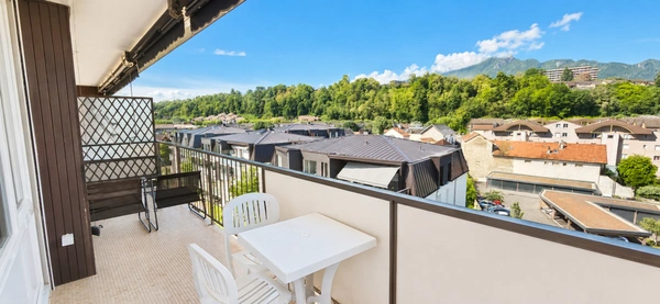 Appartement à vendre 5 pièces entre ville et lac - AIX LES BAINS (73)  Dernier étage