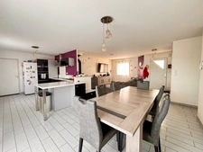 MAISON DE PLAIN-PIED – 110 m² – 4 CHAMBRES – TERRAIN DE PLUS DE 4 000 m² – PISCINE - LA CHAPELLE DE BRAGNY (71)