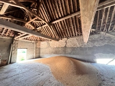 Longère à rénover 120 m² - Terrain 1200 m² - Dépendances - Grange - FONTAINES (71)