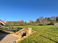 Maison plain-pied 124 m² - 3 chambres - piscine chauffée - terrain 2300 m² – calme - JONCY