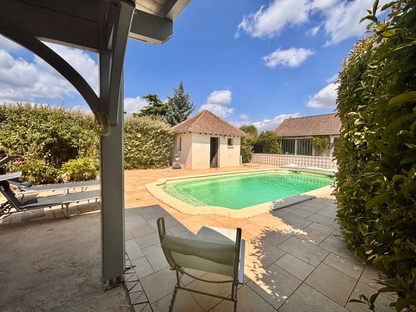 BEAUMONT-SUR-GROSNE - Maison de 180 m² - Atelier de 100 m² - Appentis - Terrain de 2300 m² avec piscine