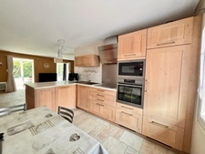 Maison 7 pièces, 5 Chambres, Terrain de 2000 m², Double Garage, SAINT DESERT (71390)