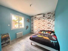 MAISON DE PLAIN-PIED – 110 m² – 4 CHAMBRES – TERRAIN DE PLUS DE 4 000 m² – PISCINE - LA CHAPELLE DE BRAGNY (71)