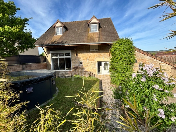 Maison à vendre 5 pièces - 170 m² - 3 Chambres - Jully-les-Buxy