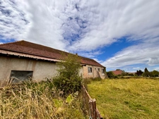 Longère à rénover 120 m² - Terrain 1200 m² - Dépendances - Grange - FONTAINES (71)