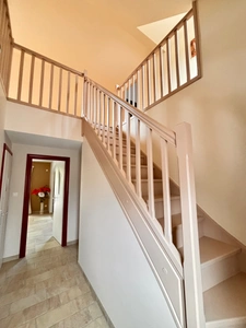 Maison 7 pièces, 5 Chambres, Terrain de 2000 m², Double Garage, SAINT DESERT (71390)
