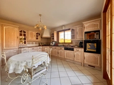 Maison de 167 m² - 3 chambres - Terrain clos de 1500 m² - Au calme à DRACY-le-FORT