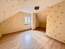 Maison 7 pièces, 5 Chambres, Terrain de 2000 m², Double Garage, SAINT DESERT (71390)