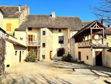 Maison à vendre 10 pièces - 300 m² - Terrain 1000m² - Proche Tournus