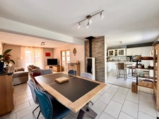 Maison à vendre 179 m² - 4 Chambres - L'ABERGEMENT-DE-CUISERY (71)