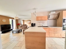 Maison 7 pièces, 5 Chambres, Terrain de 2000 m², Double Garage, SAINT DESERT (71390)
