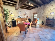 Maison à vendre 10 pièces - 300 m² - Terrain 1000m² - Proche Tournus