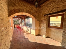 Maison à vendre 10 pièces - 300 m² - Terrain 1000m² - Proche Tournus