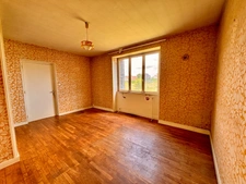 Longère à rénover 120 m² - Terrain 1200 m² - Dépendances - Grange - FONTAINES (71)