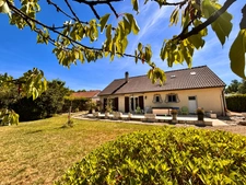 Maison à vendre 179 m² - 4 Chambres - L'ABERGEMENT-DE-CUISERY (71)